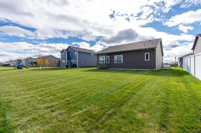 $519,900 | 1220 Legion Lane West, West Fargo, ND 58078