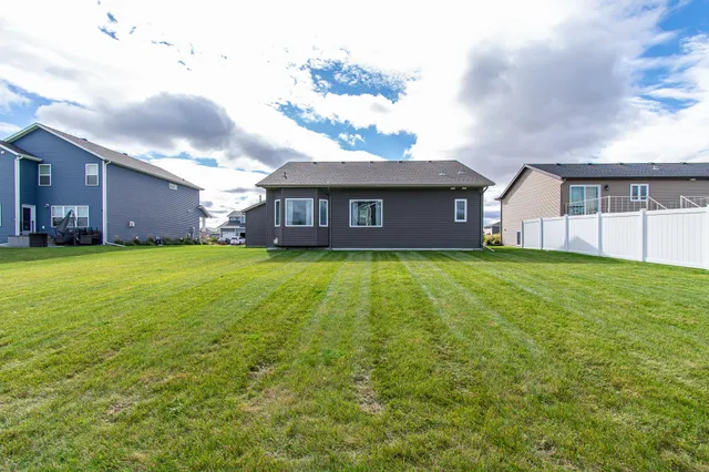 $519,900 | 1220 Legion Lane West, West Fargo, ND 58078