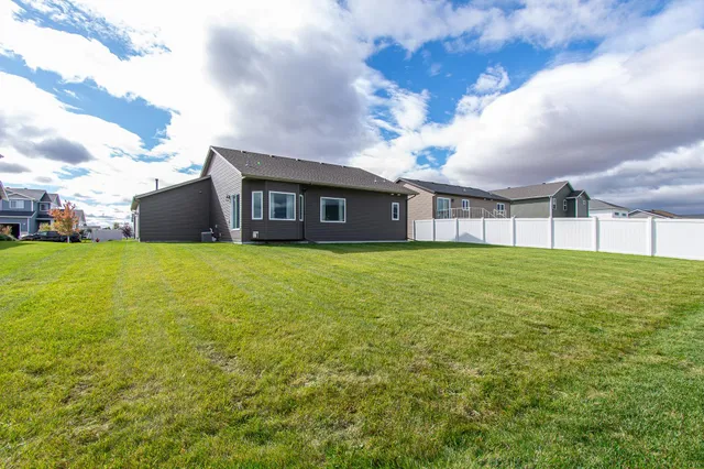 $519,900 | 1220 Legion Lane West, West Fargo, ND 58078