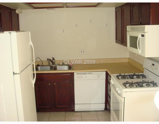 5175 Caliente Street, Unit 122 Las Vegas, NV 89119 - Photo 2 of 4 Kitchen.
