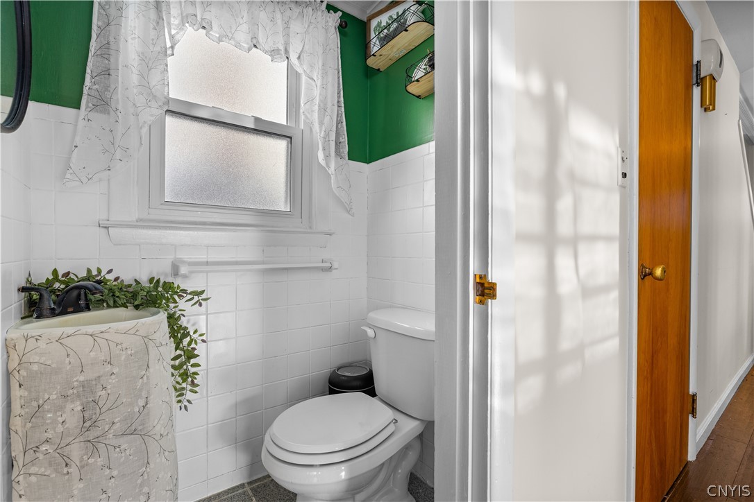 142 Farmington Road Utica, NY 13501 - Photo 13 of 29