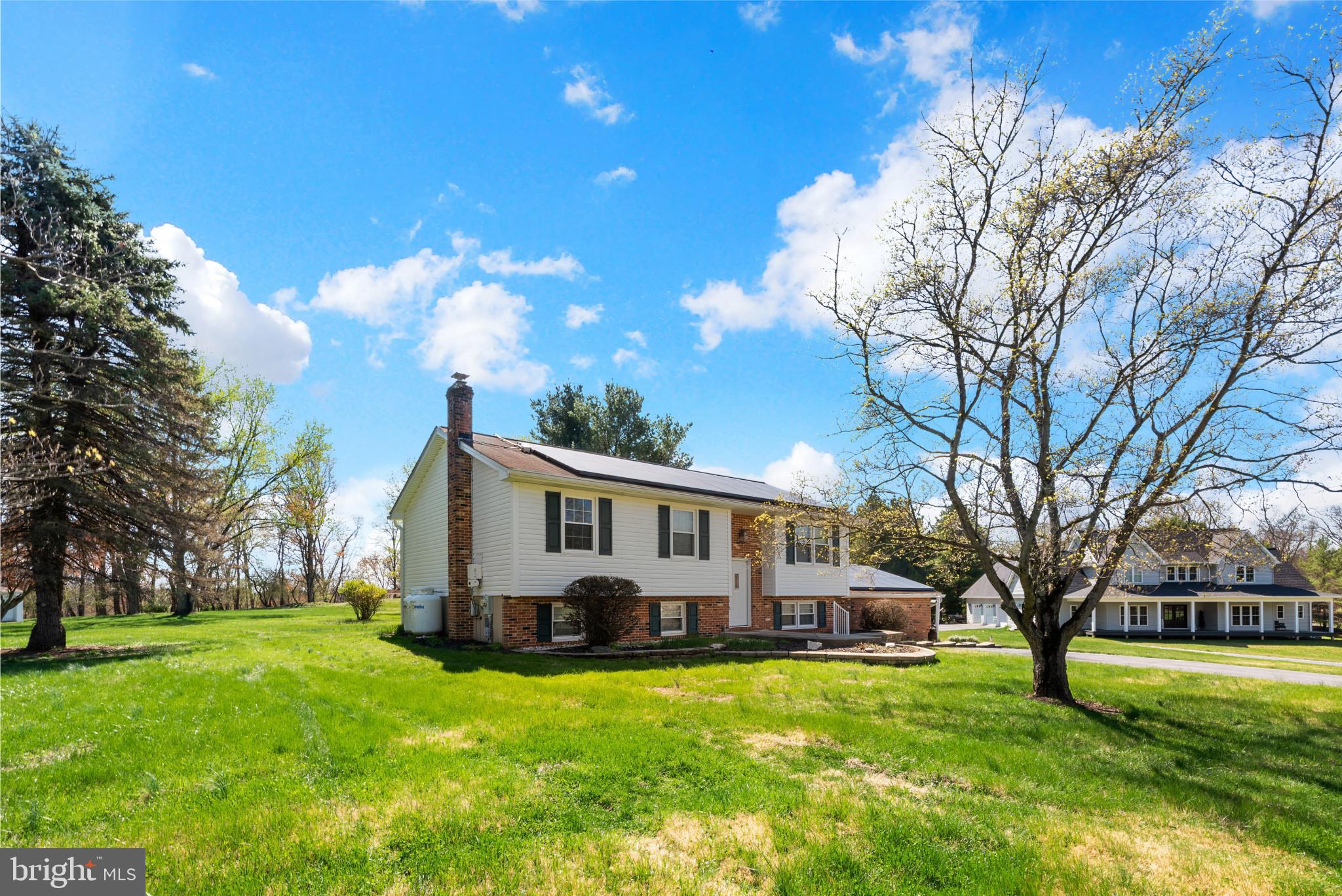 2233 Ridgemont Drive Finksburg, MD 21048 - Photo 2 of 26 WELCOME HOME!