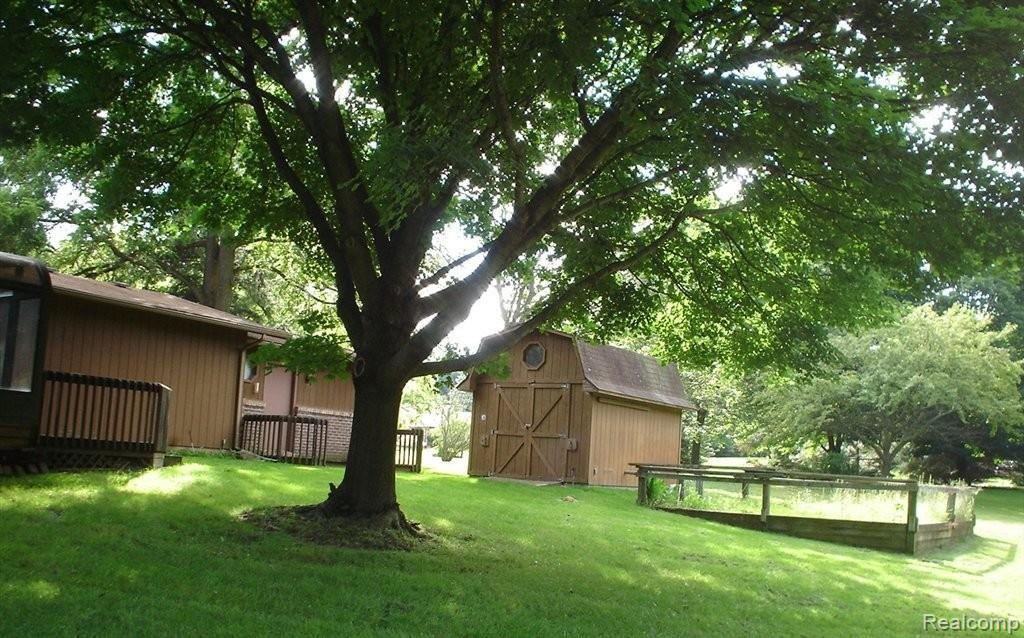 6280 Shappie Road Clarkston, MI 48348 - Photo 16 of 20 SHAPPIE BACK YARD BARN SHED.JPG