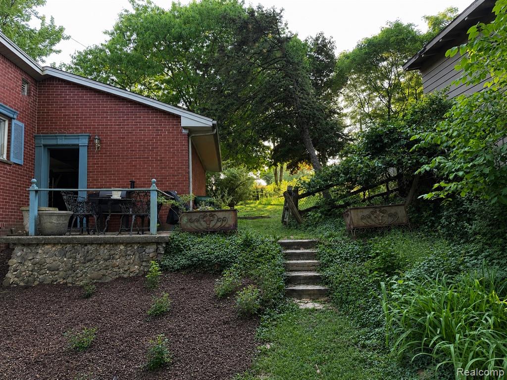 19510 Clement Road Northville, MI 48167 - Photo 32 of 33