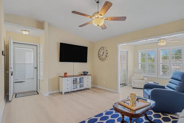 $224,900 | 140 I Spanish Oak Court, Unit I, Surfside Beach, SC 29575