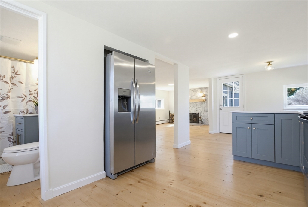 142 Whiting Street Lunenburg, MA 01462 - Photo 11 of 25