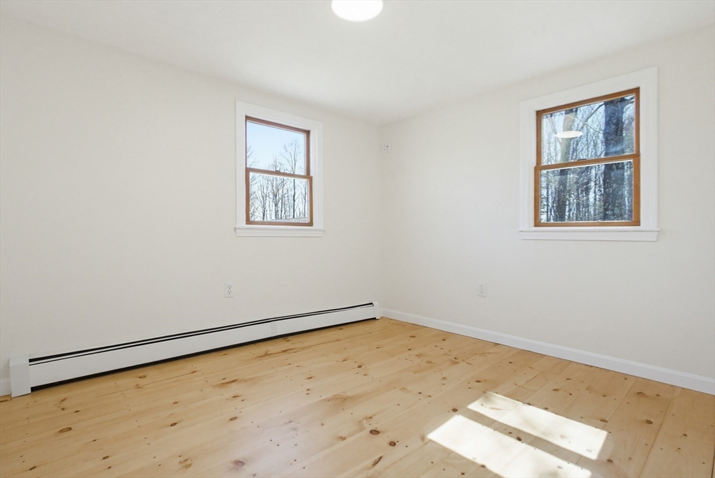 142 Whiting Street Lunenburg, MA 01462 - Photo 20 of 25