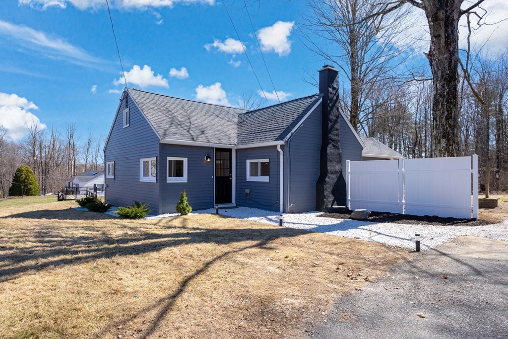 142 Whiting Street Lunenburg, MA 01462 - Photo 2 of 25