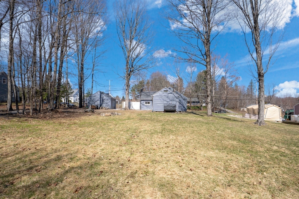 142 Whiting Street Lunenburg, MA 01462 - Photo 4 of 25