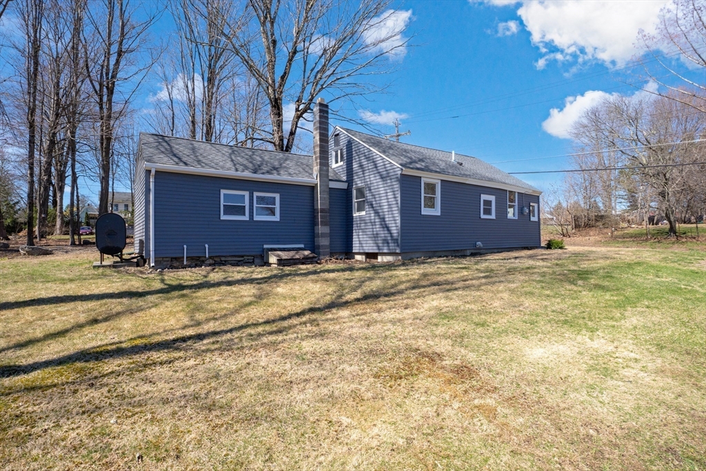 142 Whiting Street Lunenburg, MA 01462 - Photo 5 of 25