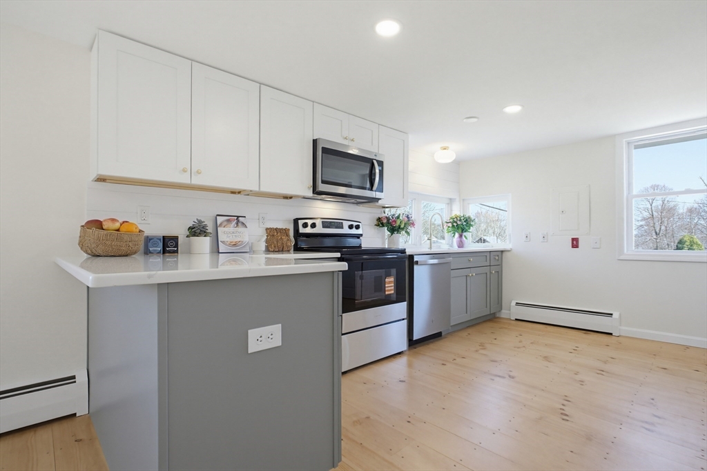 142 Whiting Street Lunenburg, MA 01462 - Photo 8 of 25