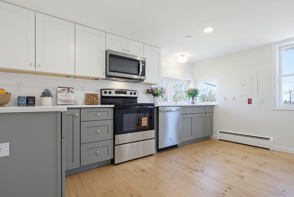 142 Whiting Street Lunenburg, MA 01462 - Photo 9 of 25