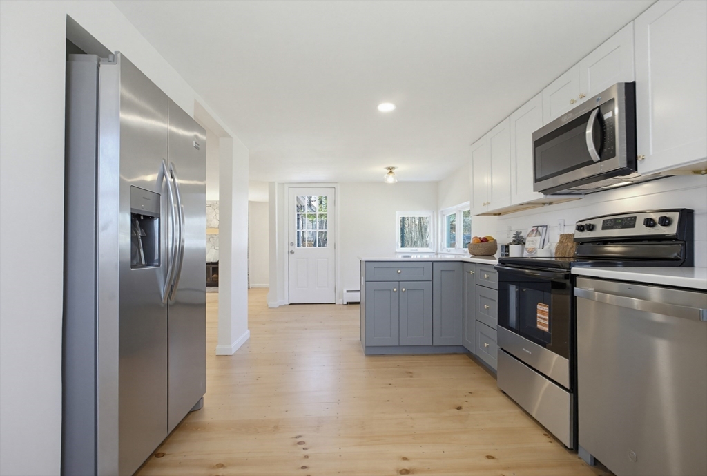142 Whiting Street Lunenburg, MA 01462 - Photo 10 of 25