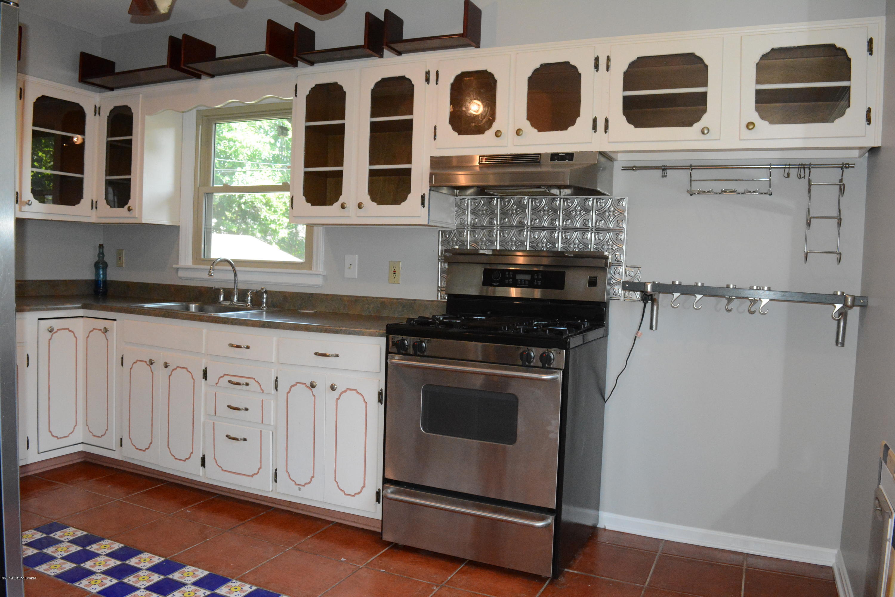 3029 Rosedale Boulevard Louisville, KY 40220 - Photo 4 of 13 Old World Charm