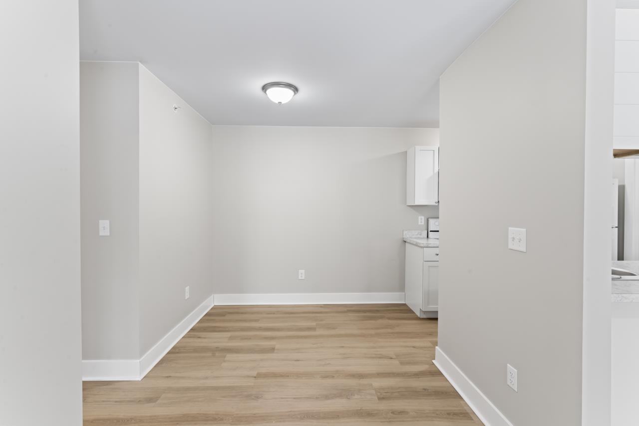 5200 North Genesee Road, Unit 201 Flint, MI 48506 - Photo 8 of 13 50220317-94b206e1-1120-4001-b1e8-926d0cfaaf3e.JPG