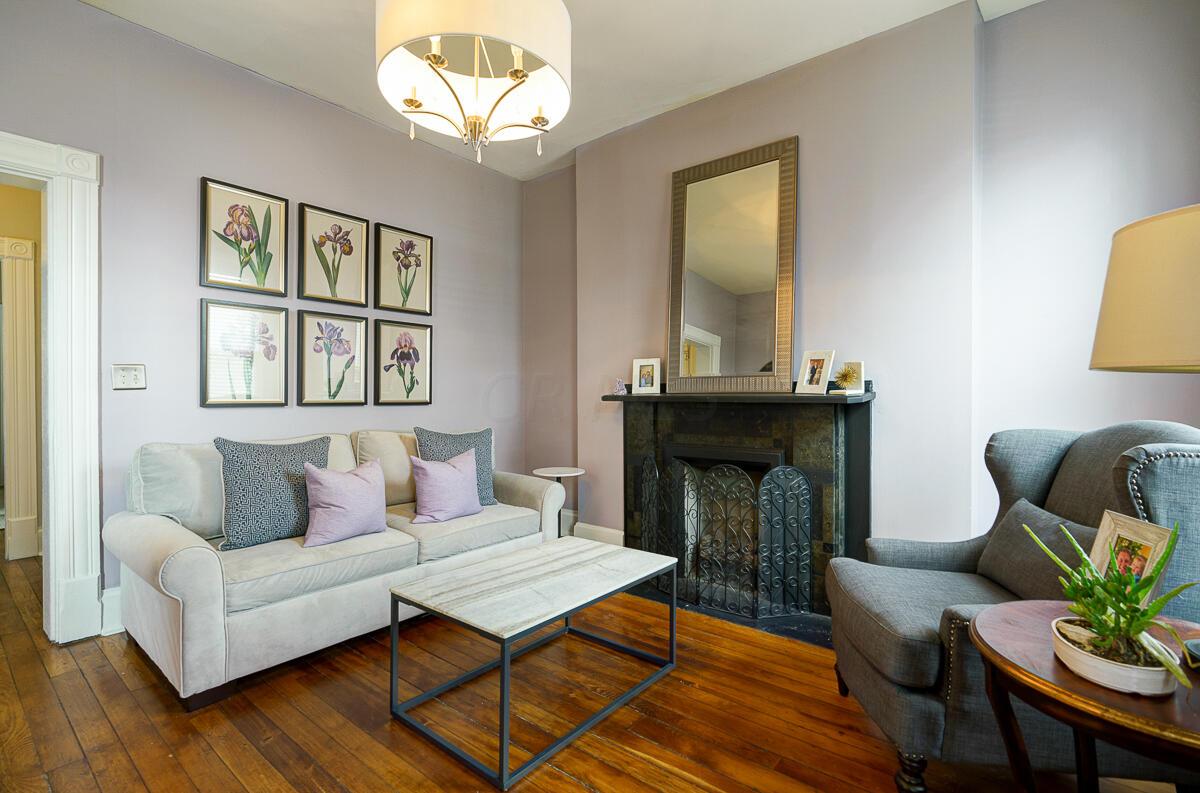 709 South 3rd Street Columbus, OH 43206 - Photo 1 of 33 Living Room