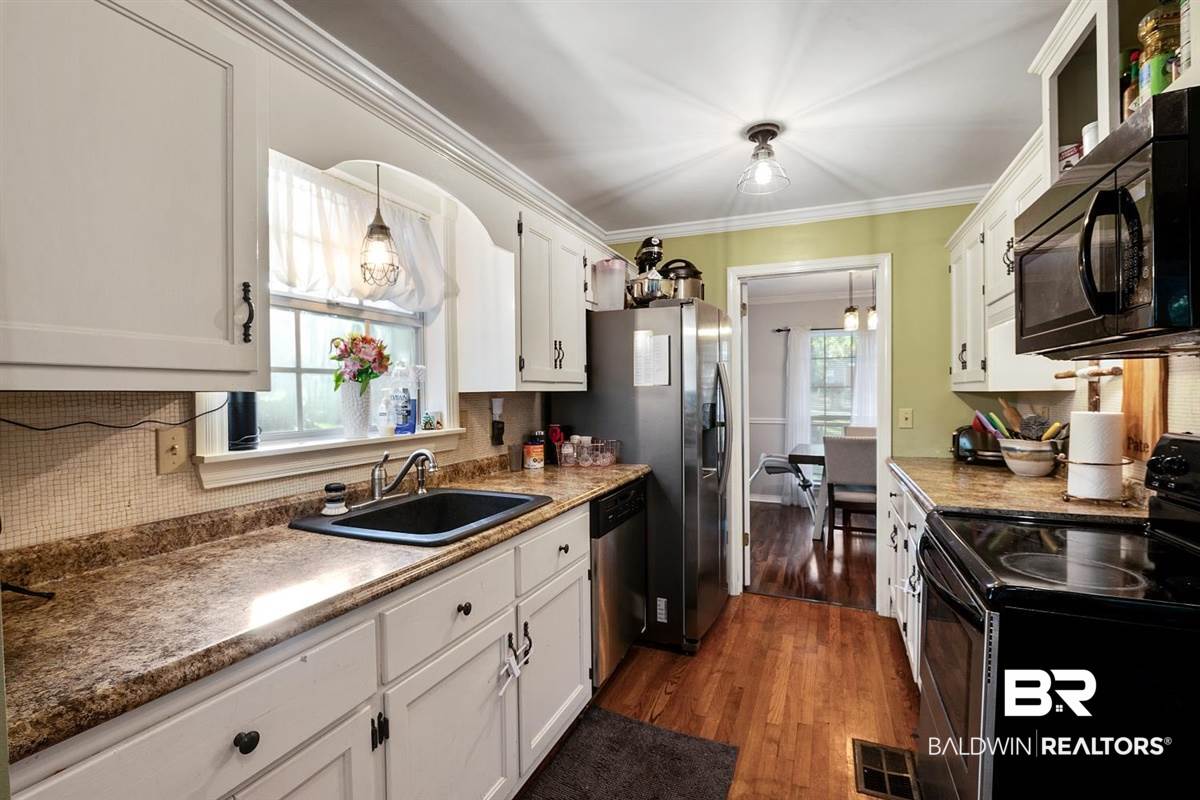 1920 Foxfire Road Mobile, AL 36618 - Photo 6 of 28