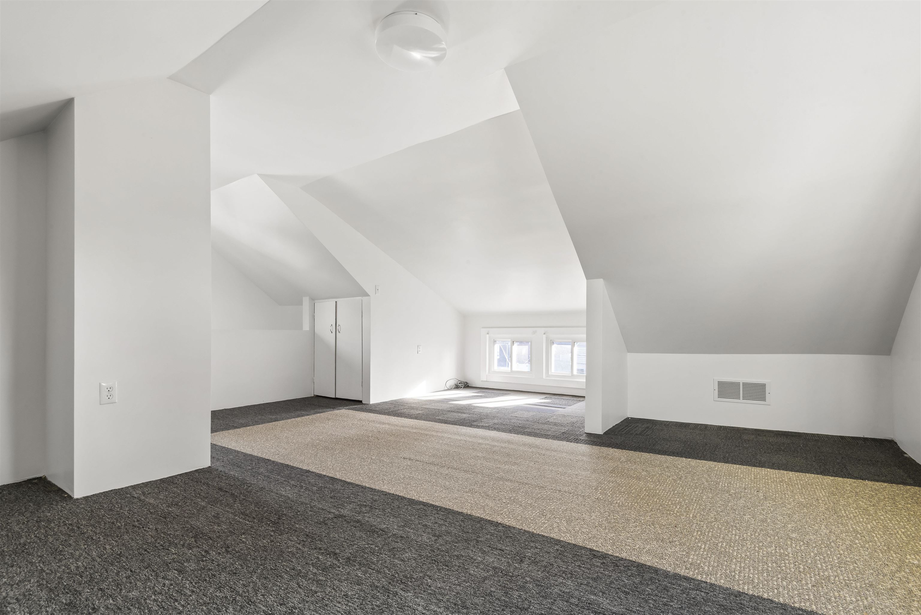 424 Lincoln Avenue Rutherford, NJ 07070 - Photo 19 of 30 an empty room with windows