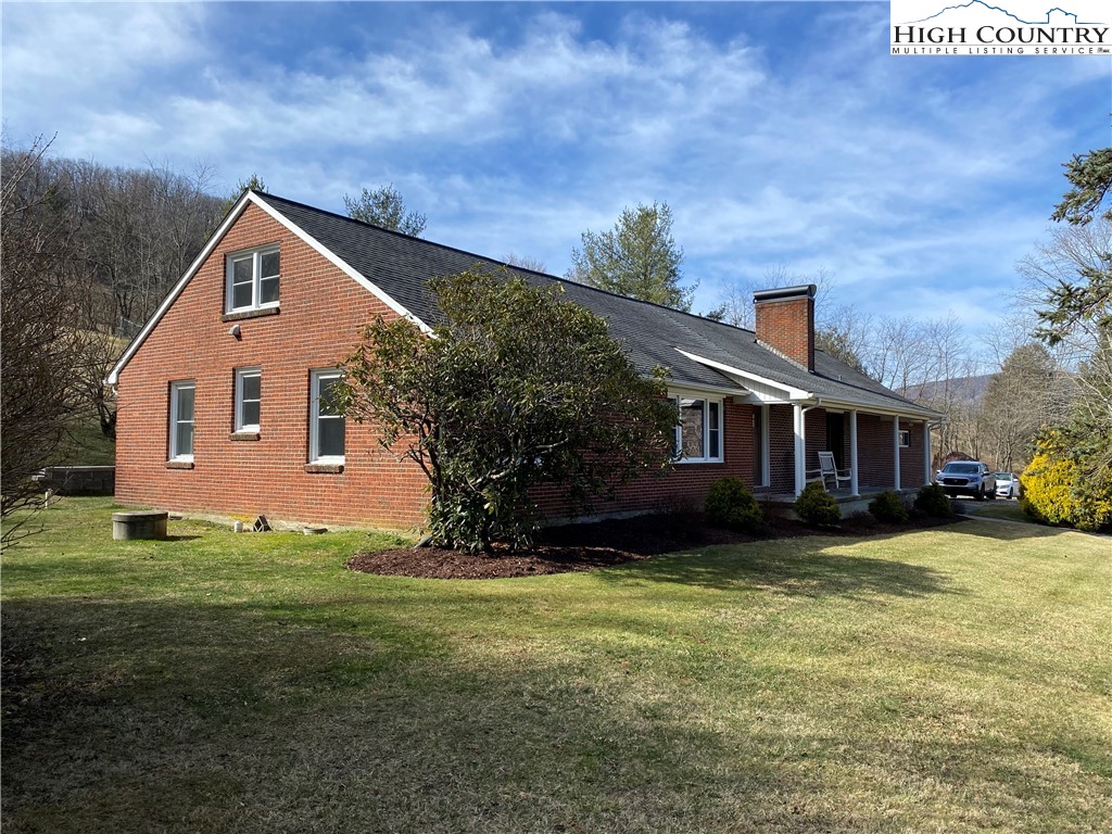 242 Nettle Knob Road West Jefferson, NC 28694 - Photo 2 of 49 Gallery Image 2