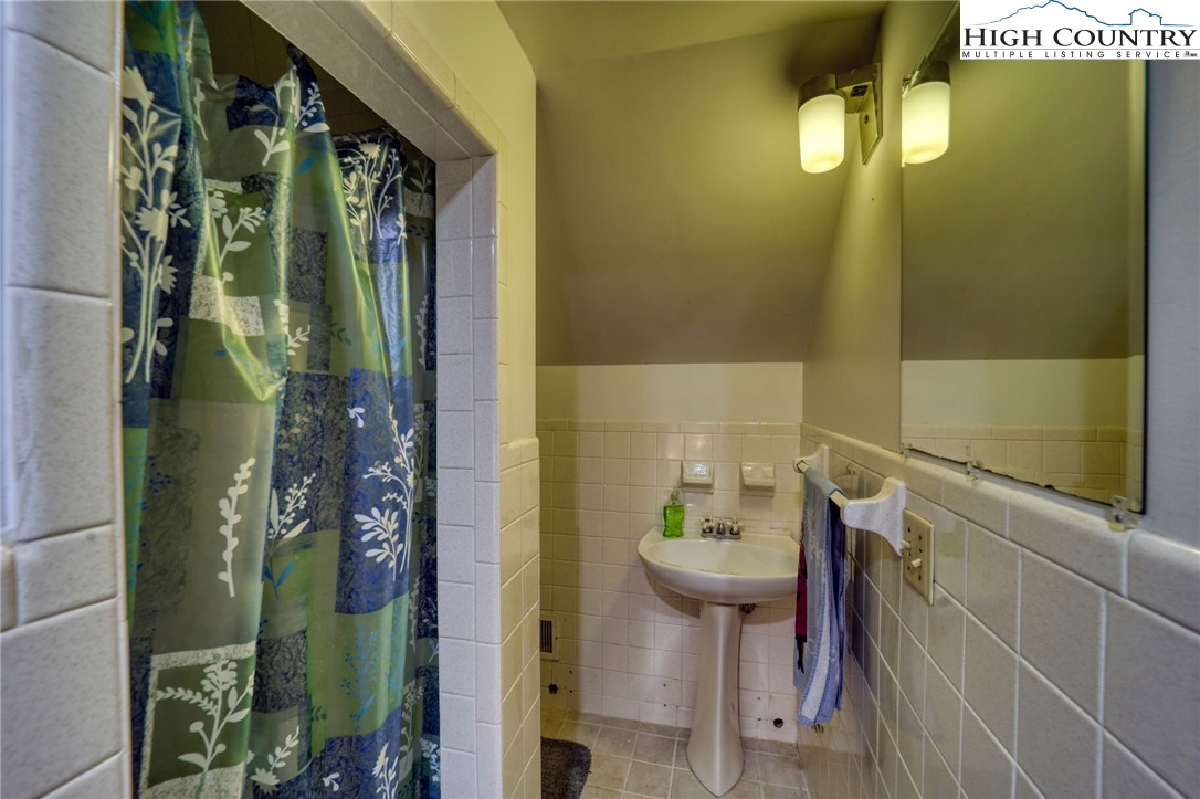 242 Nettle Knob Road West Jefferson, NC 28694 - Photo 40 of 49 Gallery Image 40