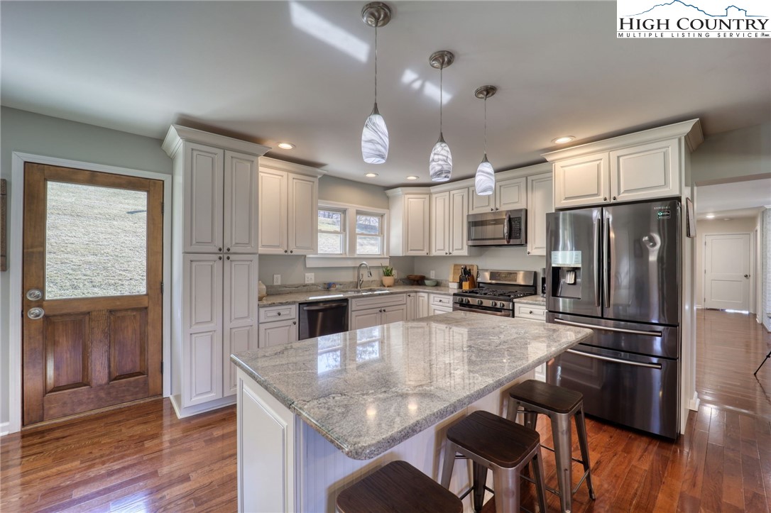 242 Nettle Knob Road West Jefferson, NC 28694 - Photo 7 of 49 Gallery Image 7