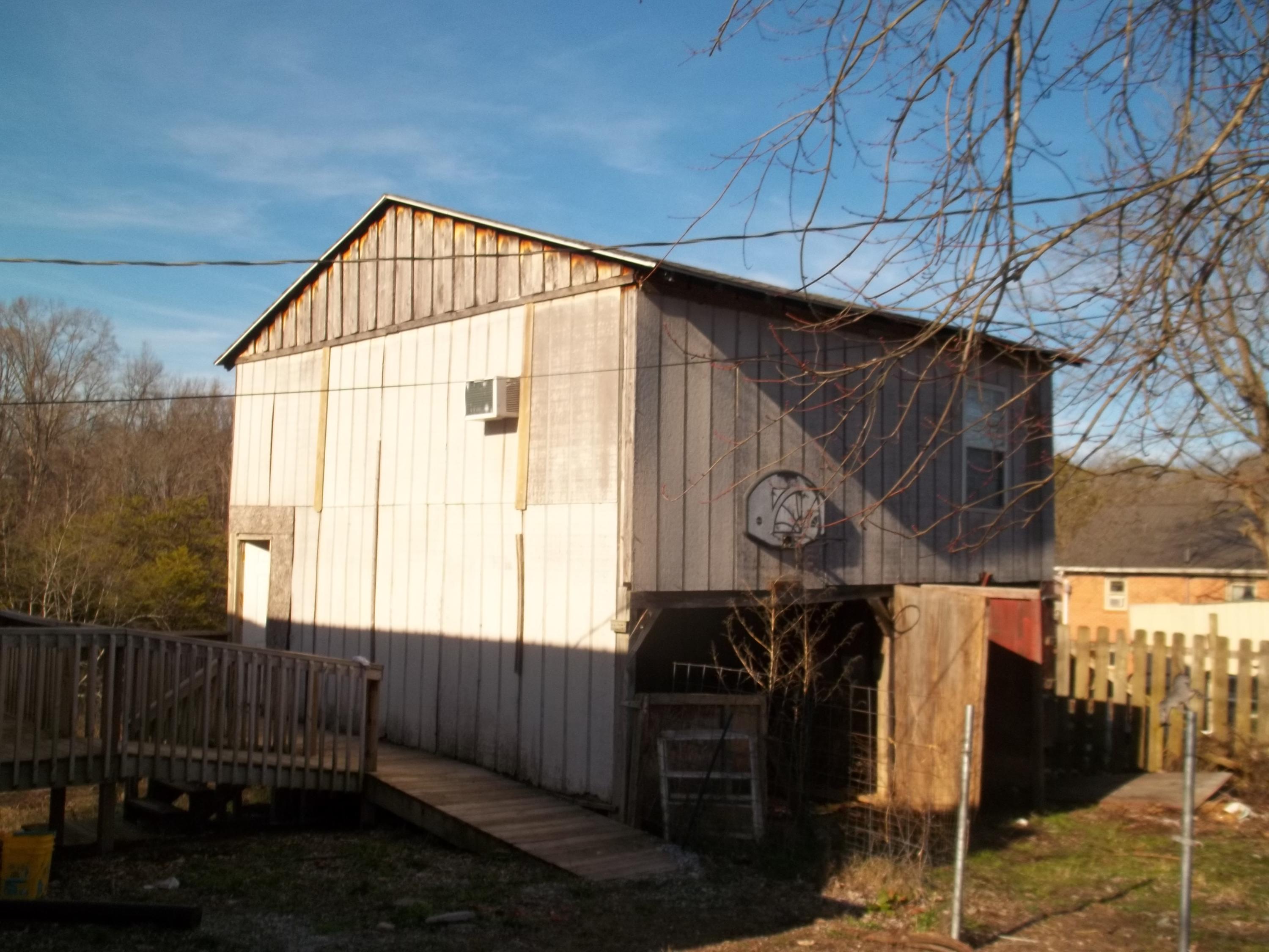 446 East Stage Coach Road Greeneville, TN 37743 - Photo 2 of 29 101_0490