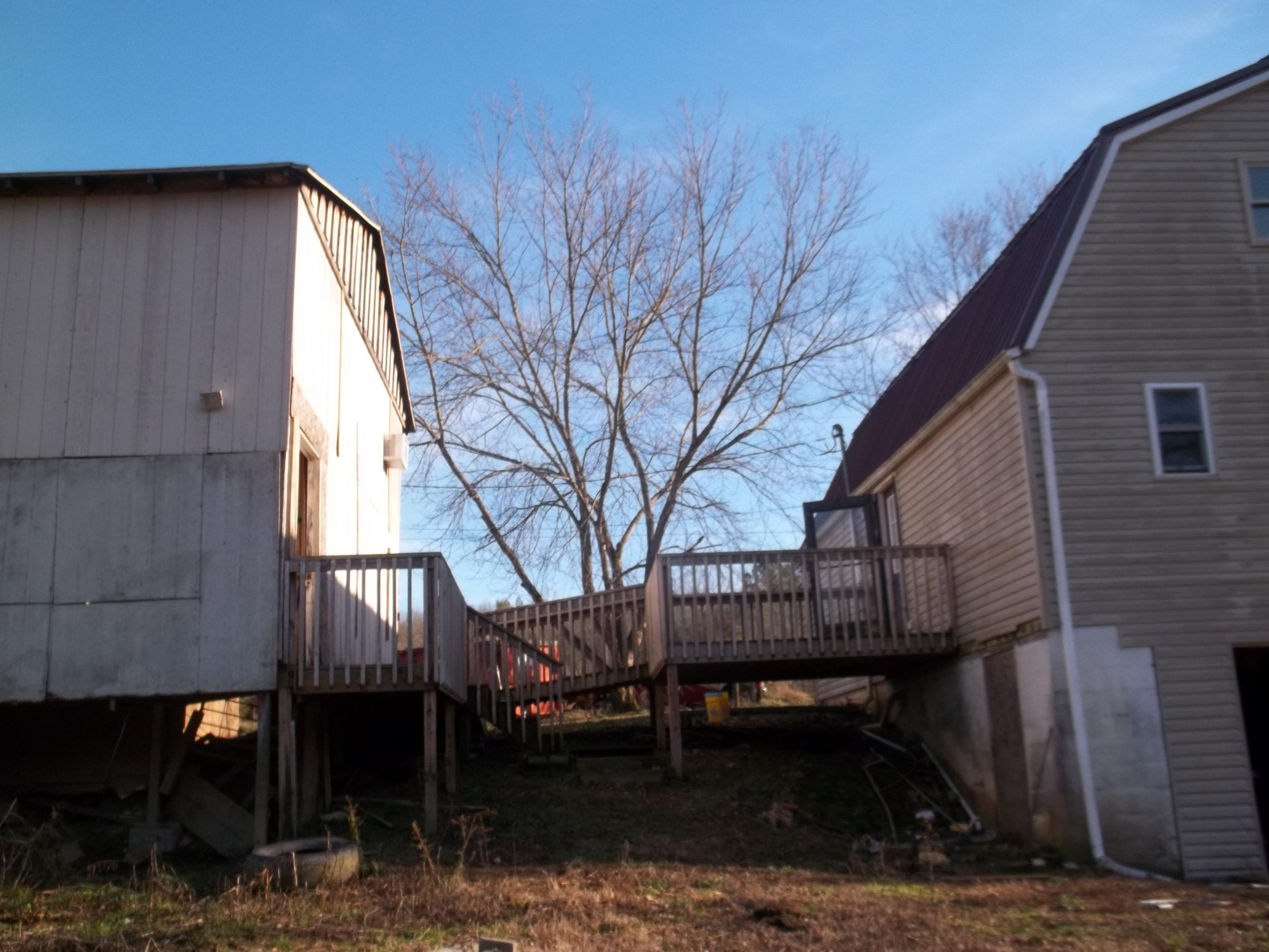 446 East Stage Coach Road Greeneville, TN 37743 - Photo 5 of 29 101_0485