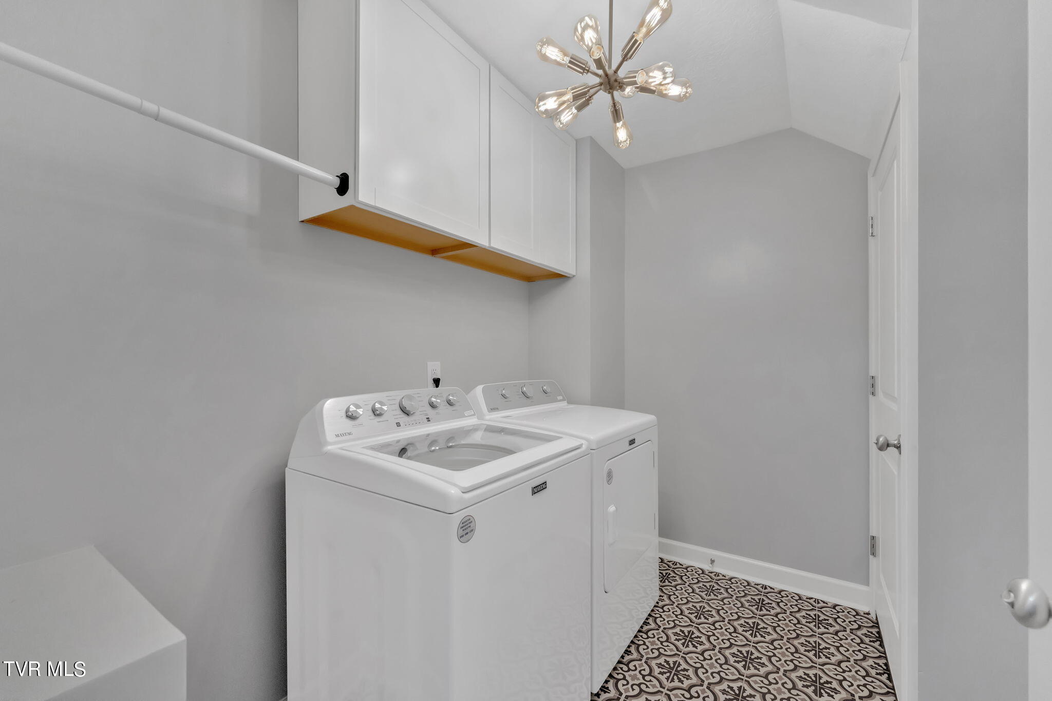 617 Hazel Street, Unit 203 Johnson City, TN 37604 - Photo 12 of 24 16-web-or-mls-DSC09663