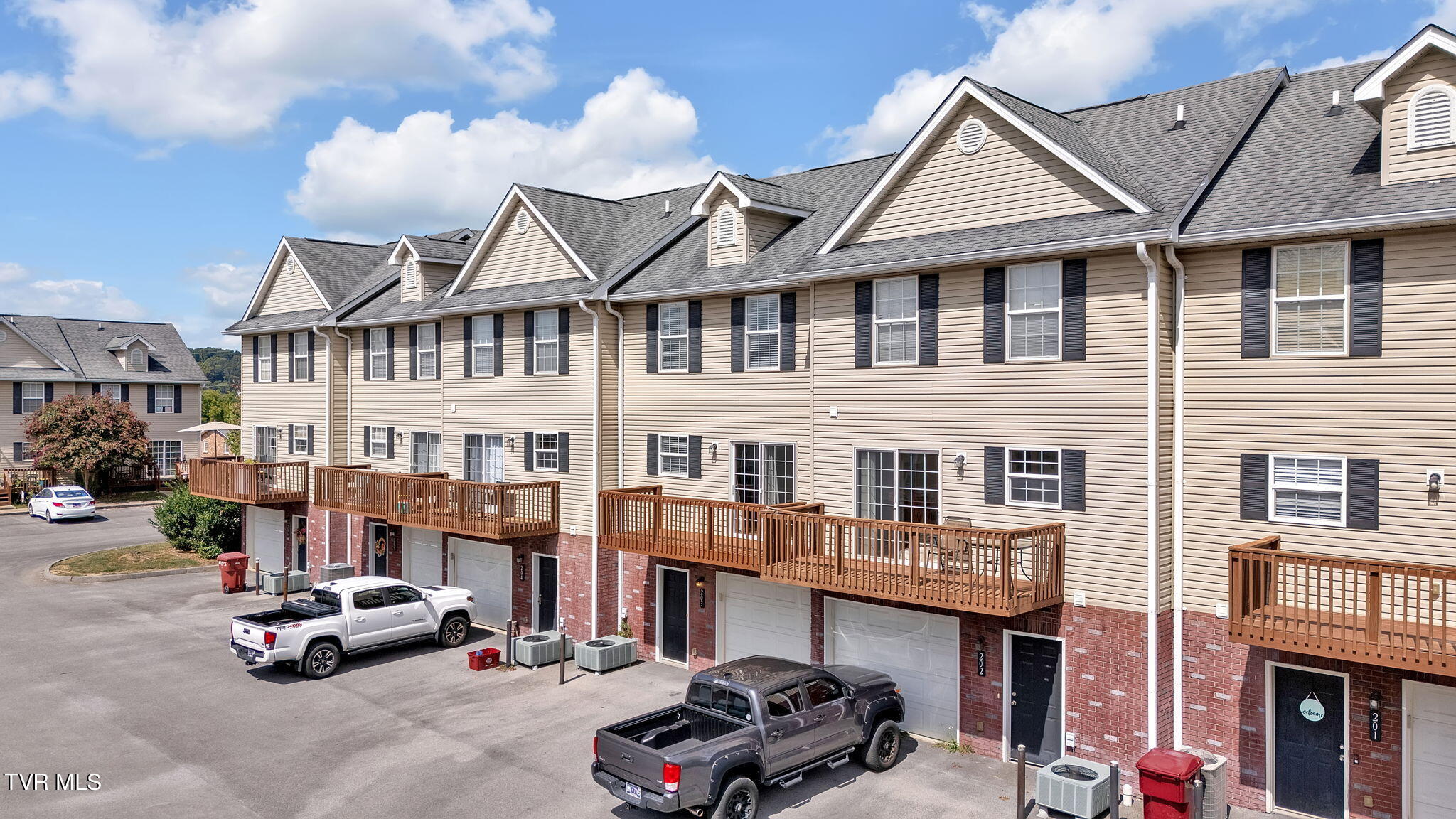 617 Hazel Street, Unit 203 Johnson City, TN 37604 - Photo 3 of 24 3-web-or-mls-DJI_20240906145611_0295_D