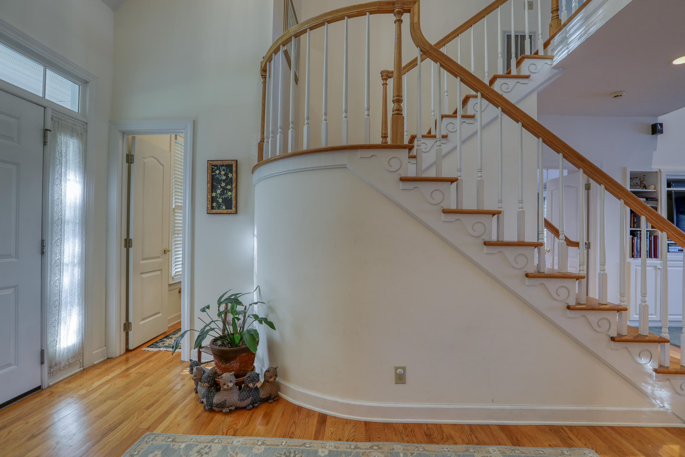 305 Goose Point Spring City, TN 37381 - Photo 24 of 39 staircase