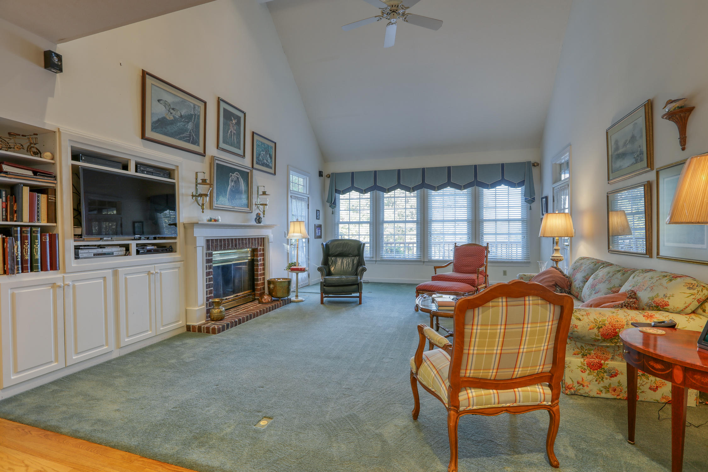 305 Goose Point Spring City, TN 37381 - Photo 26 of 39 living room