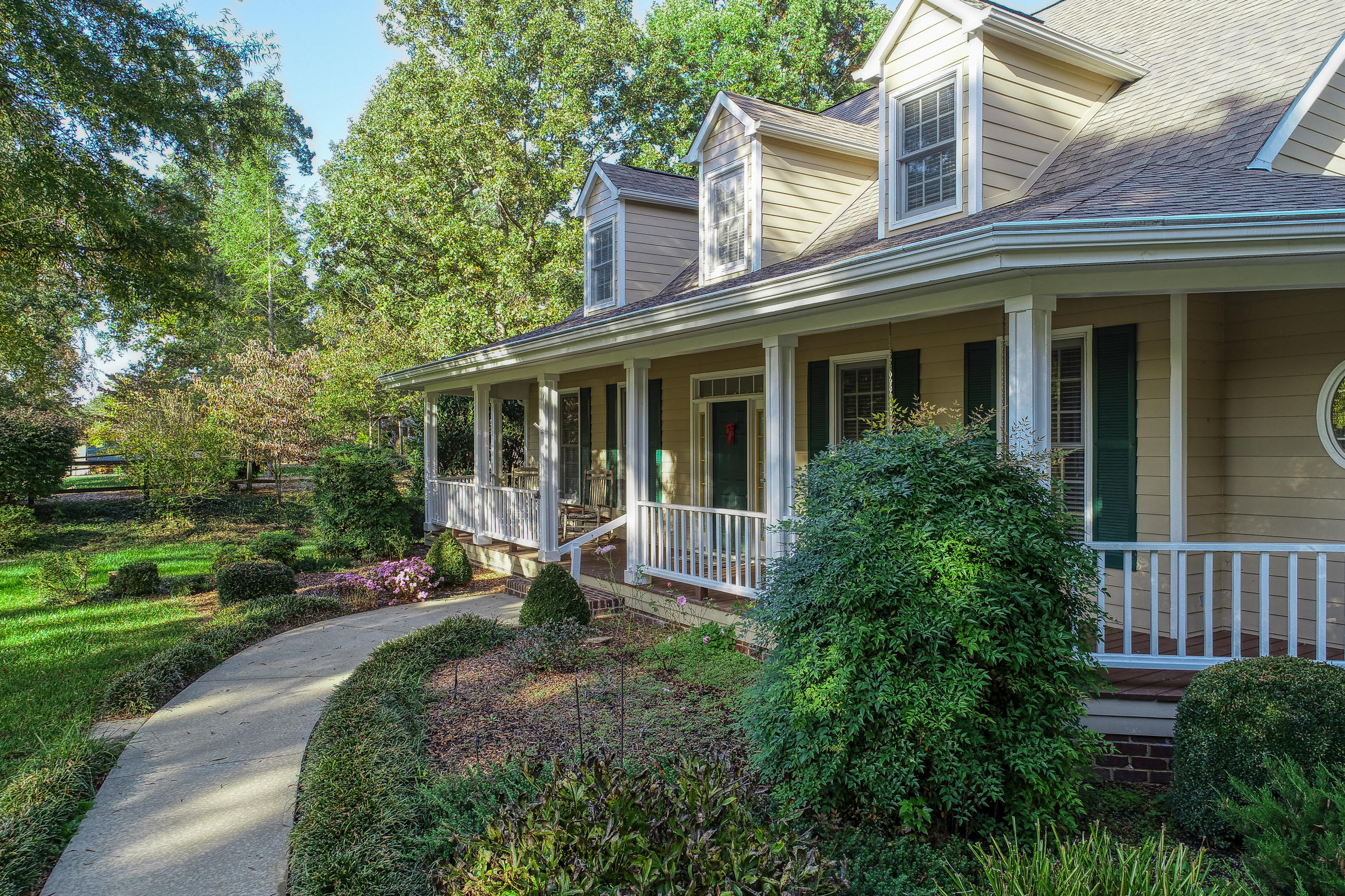 305 Goose Point Spring City, TN 37381 - Photo 6 of 39 front porch
