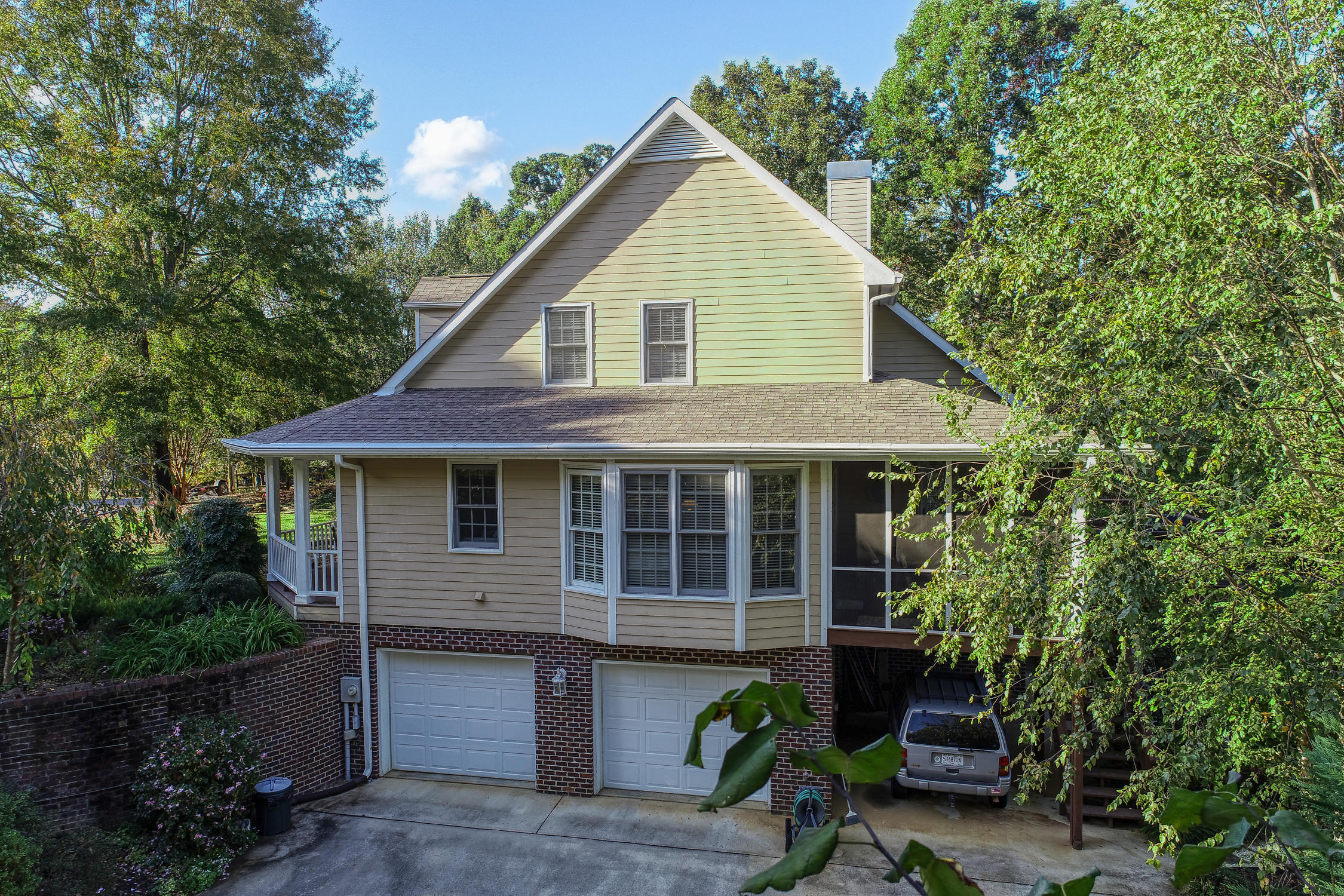 305 Goose Point Spring City, TN 37381 - Photo 10 of 39 2car garage