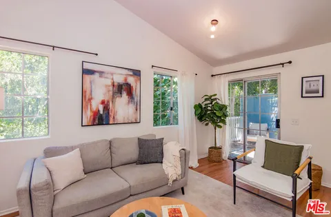 $395,000 | 7025 Glade Avenue, Unit 24, Canoga Park, CA 91303
