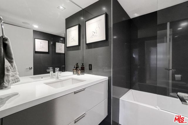 $7,500 | 1155 North La Cienega Boulevard, Unit 1114, West Hollywood, CA 90069