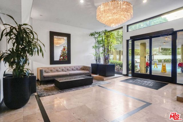 $7,500 | 1155 North La Cienega Boulevard, Unit 1114, West Hollywood, CA 90069