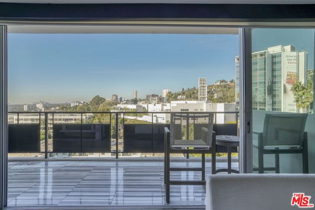 $7,500 | 1155 North La Cienega Boulevard, Unit 1114, West Hollywood, CA 90069