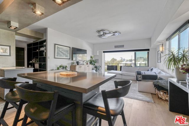 $7,500 | 1155 North La Cienega Boulevard, Unit 1114, West Hollywood, CA 90069