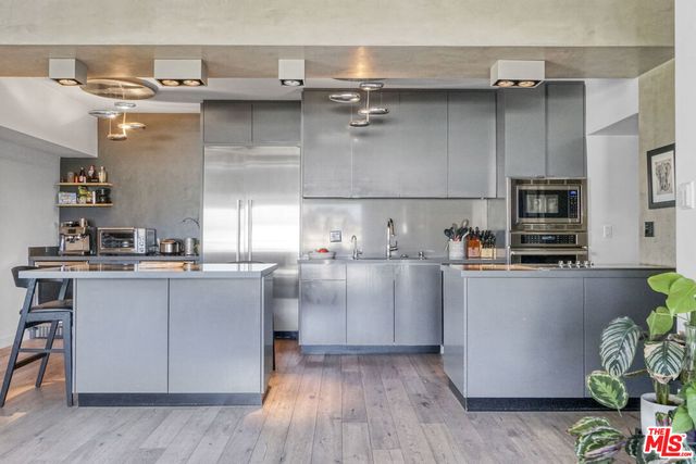 $7,500 | 1155 North La Cienega Boulevard, Unit 1114, West Hollywood, CA 90069