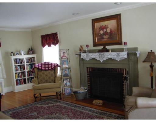 77 Commodore Road Worcester, MA 01602 - Photo 3 of 18 Gallery Image 3