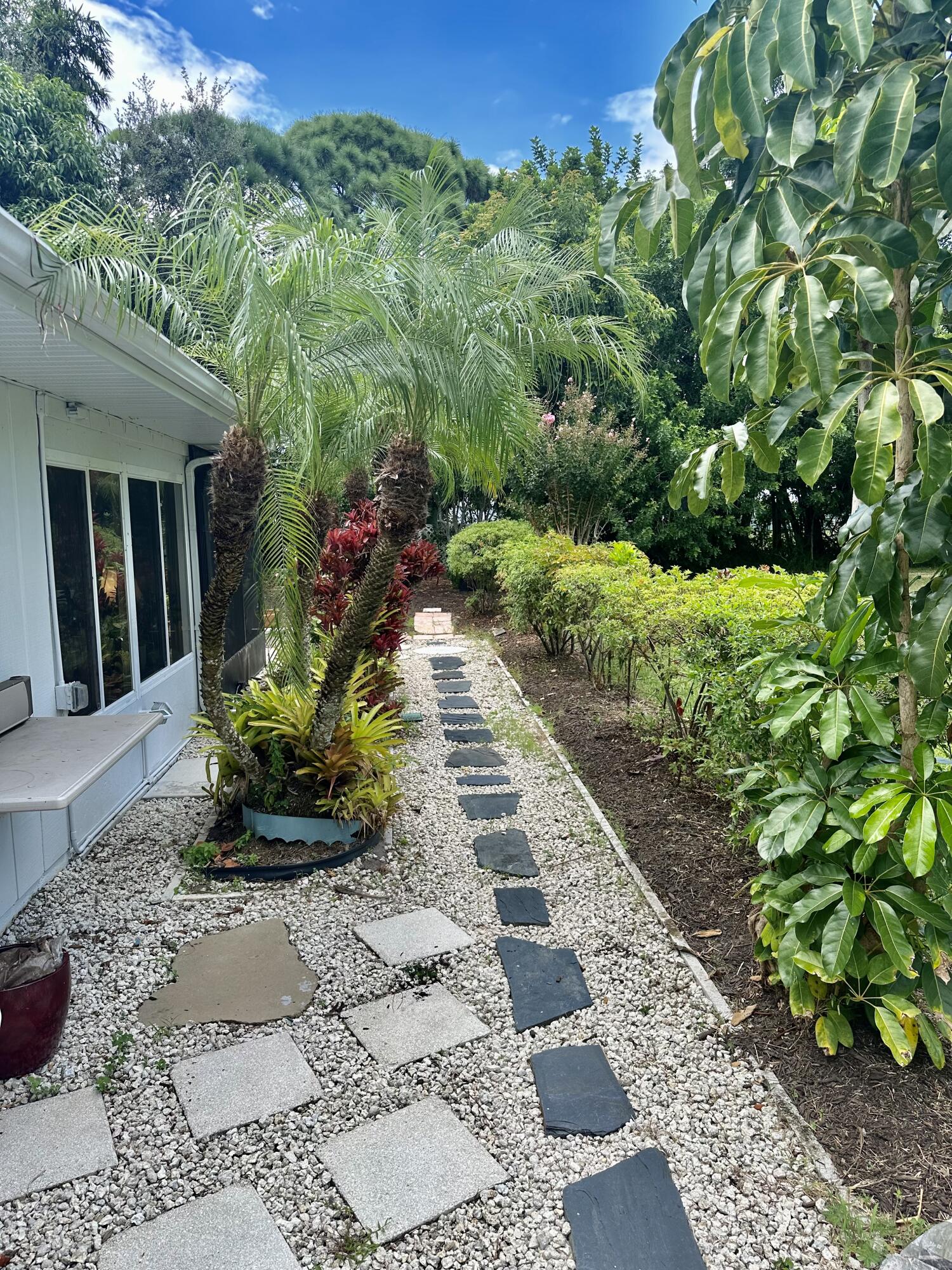 2279 Southeast Blossom Road Port St. Lucie, FL 34952 - Photo 23 of 38 Beautiful Landsci