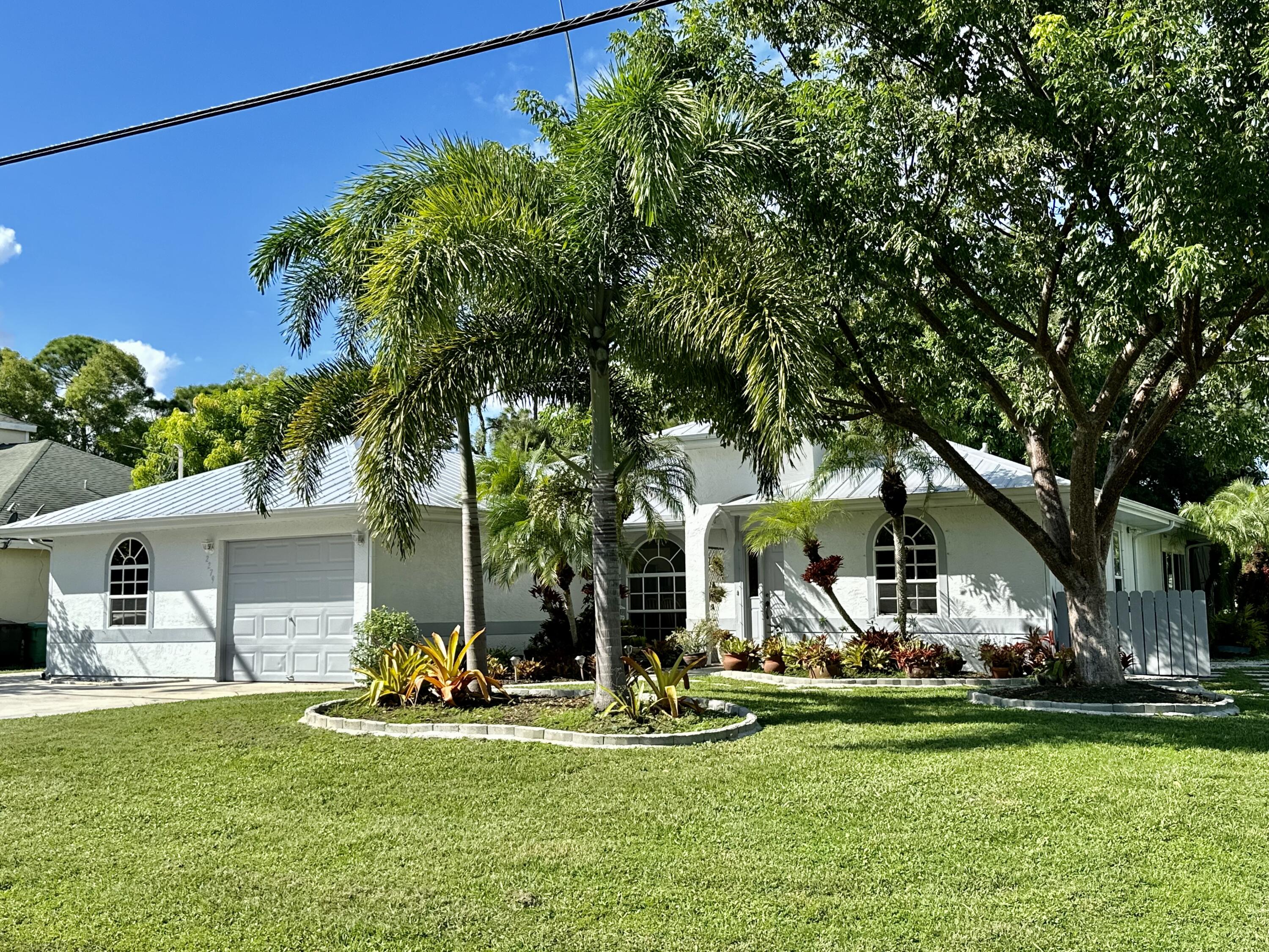 2279 Southeast Blossom Road Port St. Lucie, FL 34952 - Photo 29 of 38 3806CE62-89F8-4A80-8E30-8E0656A34A72