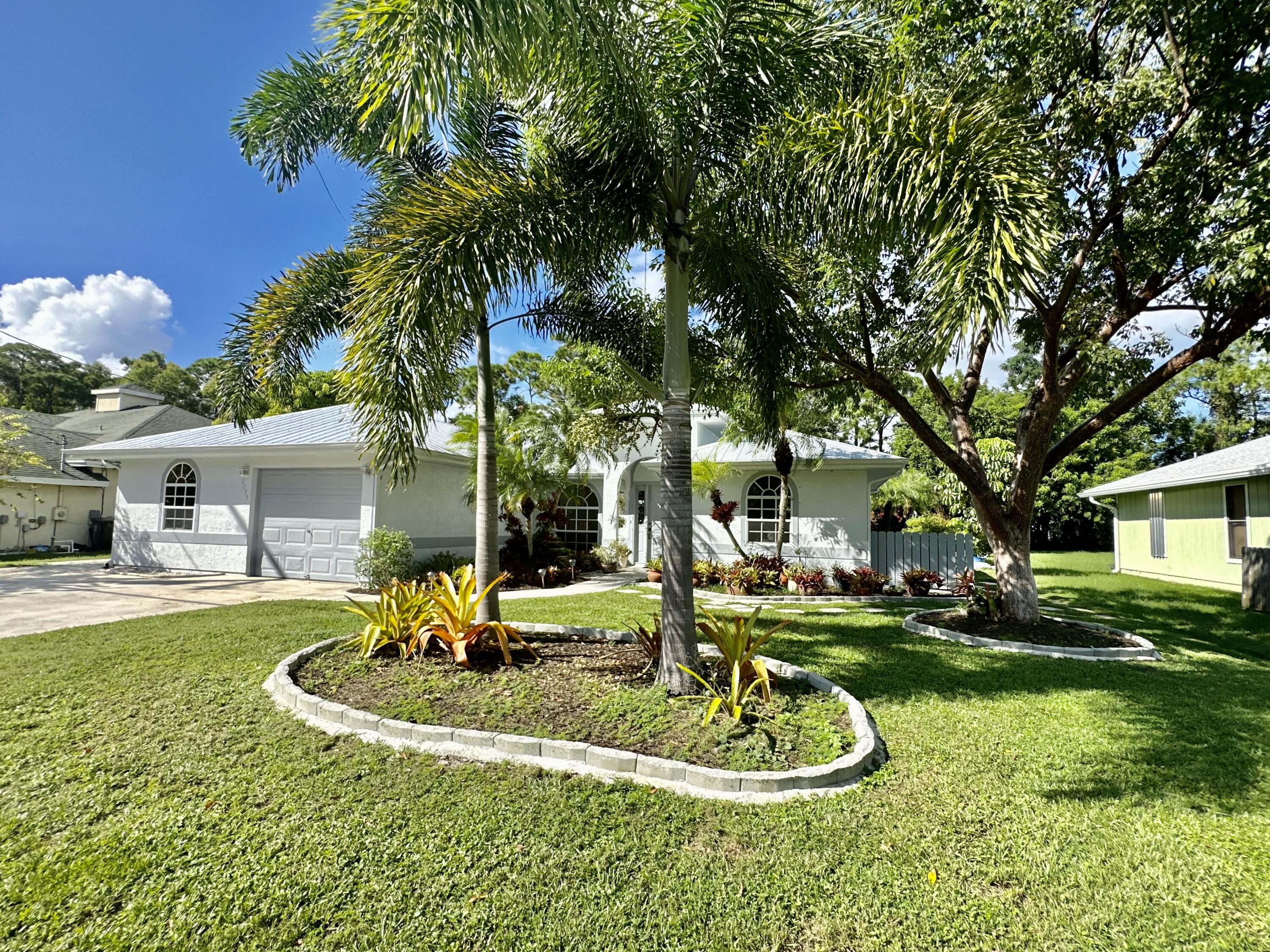 2279 Southeast Blossom Road Port St. Lucie, FL 34952 - Photo 31 of 38 80834ABE-C1AF-4868-B755-3D75B157E2C5