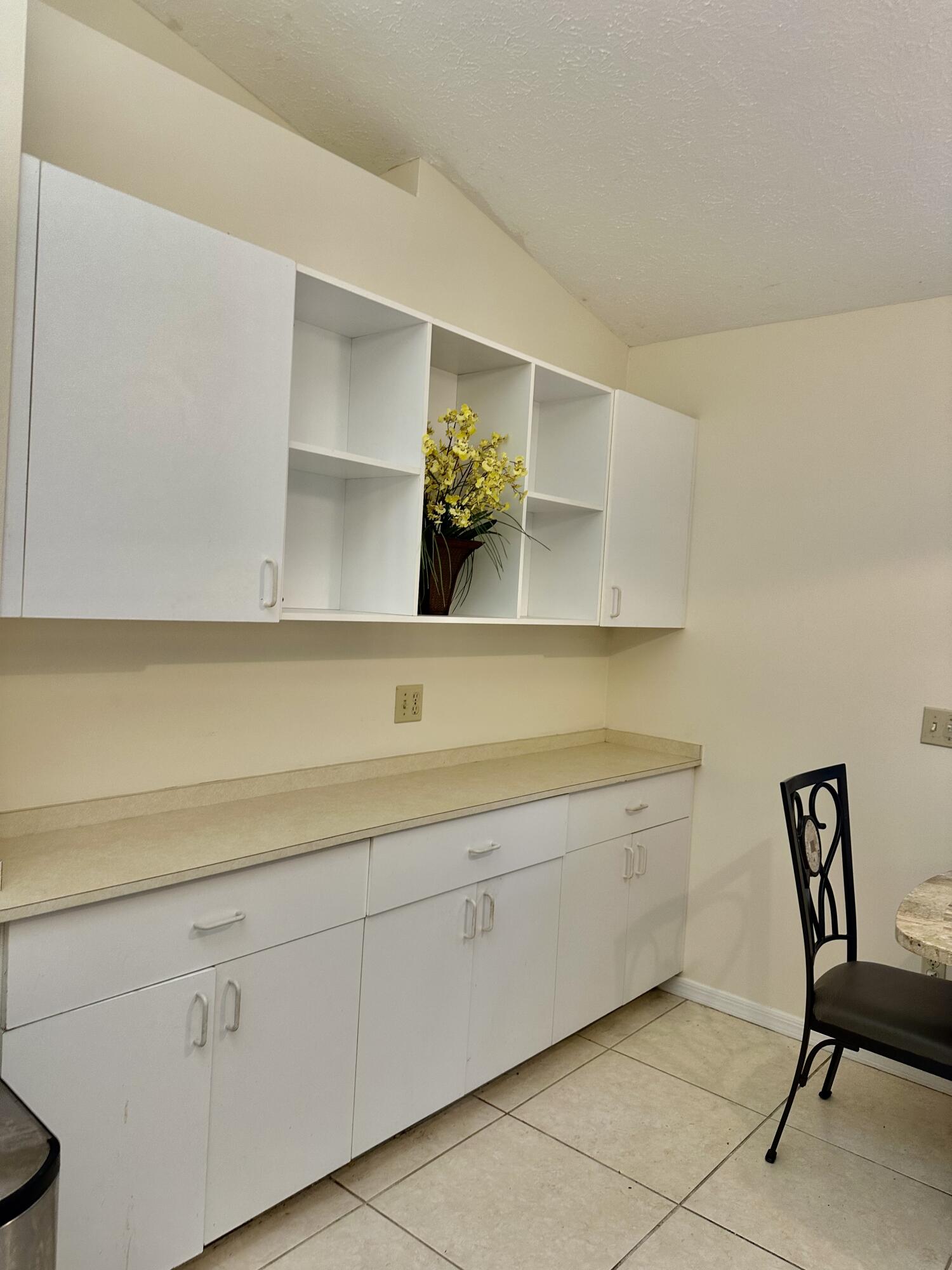2279 Southeast Blossom Road Port St. Lucie, FL 34952 - Photo 4 of 38 Coffee or Bar Area