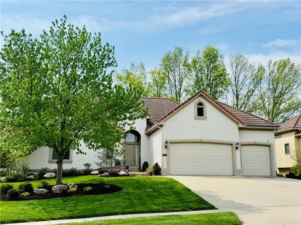 $875,000 | 10507 West 145th Terrace, Overland Park, KS 66221