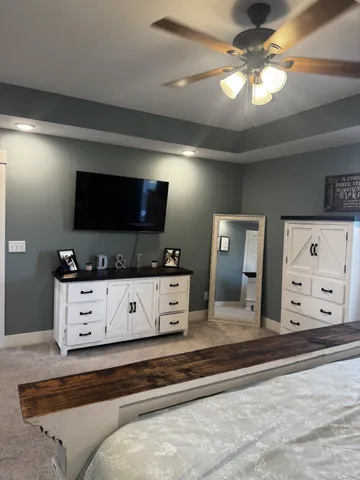 a view of a livingroom with furniture