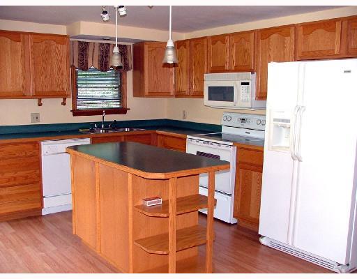 3709 Bakerstown Road Gibsonia, PA 15044 - Photo 4 of 8 Kitchen.