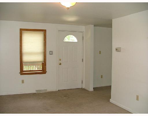 3709 Bakerstown Road Gibsonia, PA 15044 - Photo 6 of 8 Living Room.