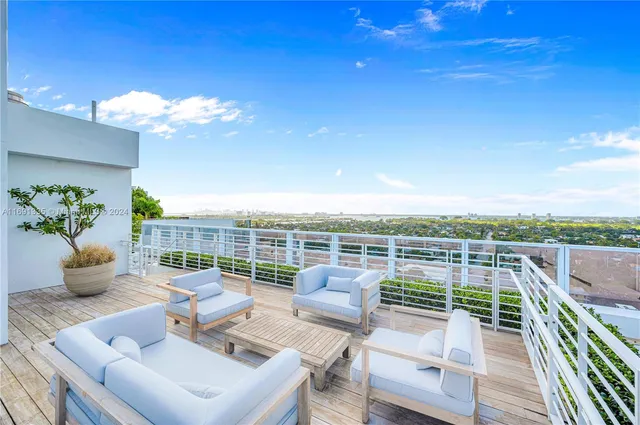 $49,900,000 | 9111 Collins Avenue, Unit NPH6, Surfside, FL 33154