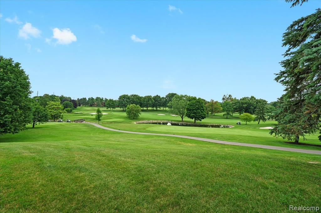 996 Golfview Court Rochester Hills, MI 48307 - Photo 34 of 46